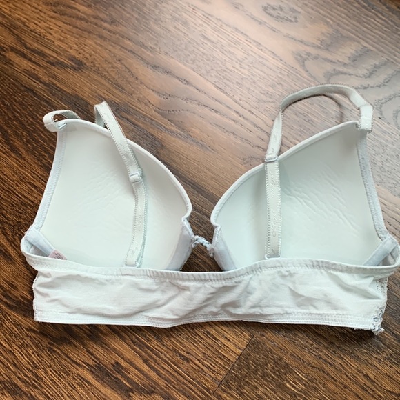 Set of two Victoria Secret Angels Lacey Bras - Picture 8 of 13